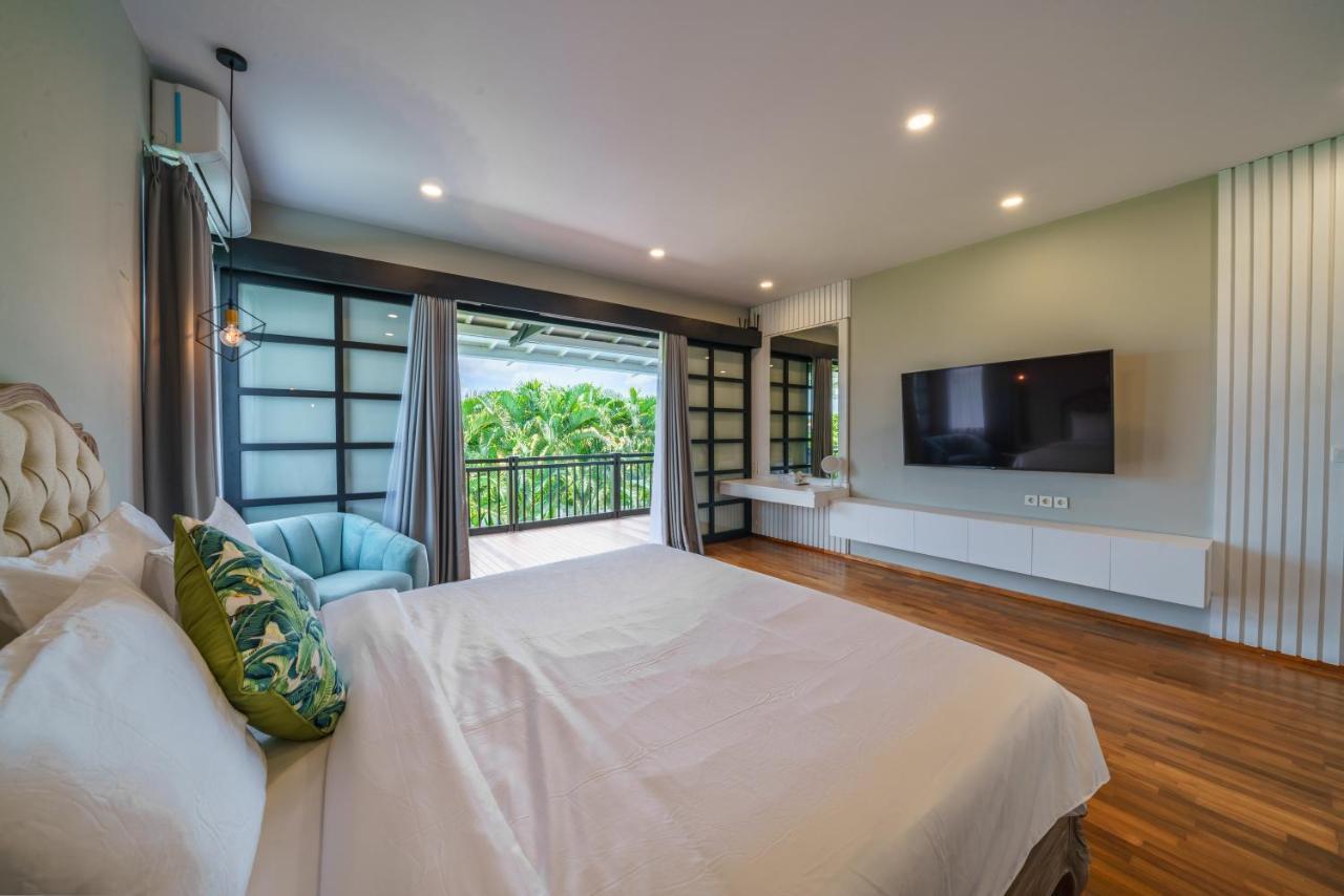 Villa Okenada - Modern 5-Bedroom Pool Villa In Berawa! チャングー エクステリア 写真