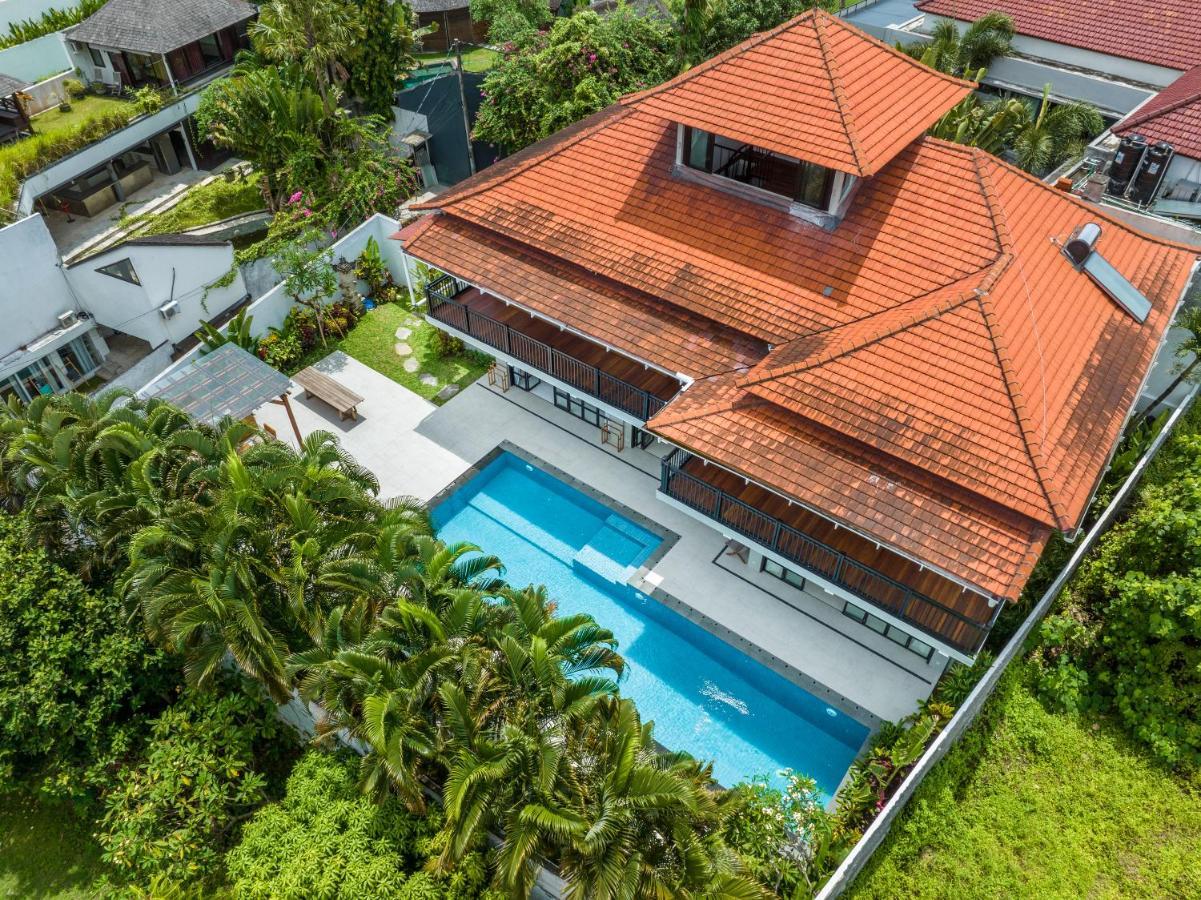 Villa Okenada - Modern 5-Bedroom Pool Villa In Berawa! チャングー エクステリア 写真