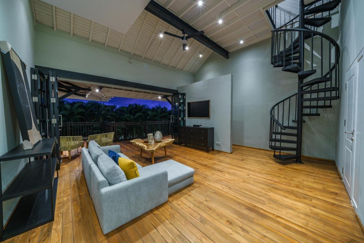 Villa Okenada - Modern 5-Bedroom Pool Villa In Berawa! チャングー エクステリア 写真