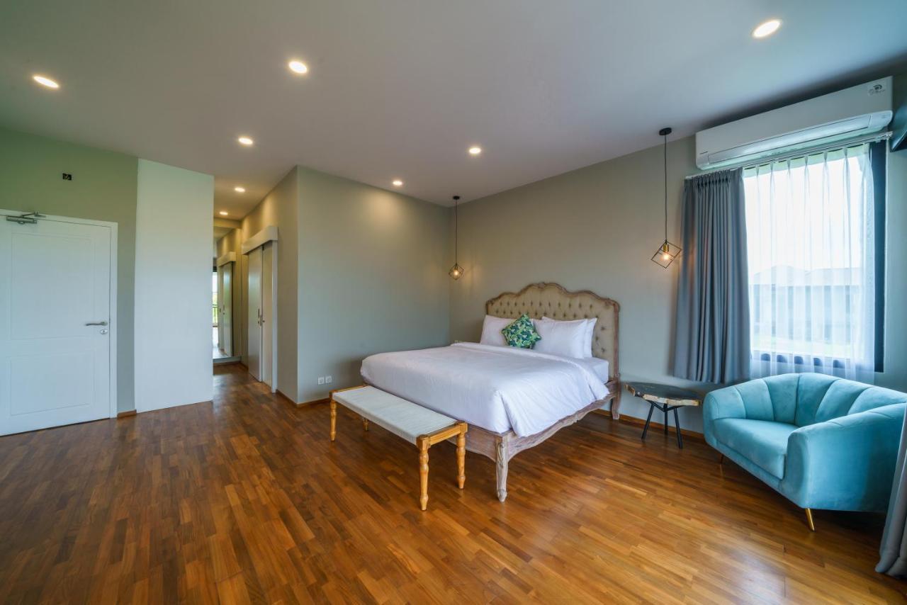 Villa Okenada - Modern 5-Bedroom Pool Villa In Berawa! チャングー エクステリア 写真