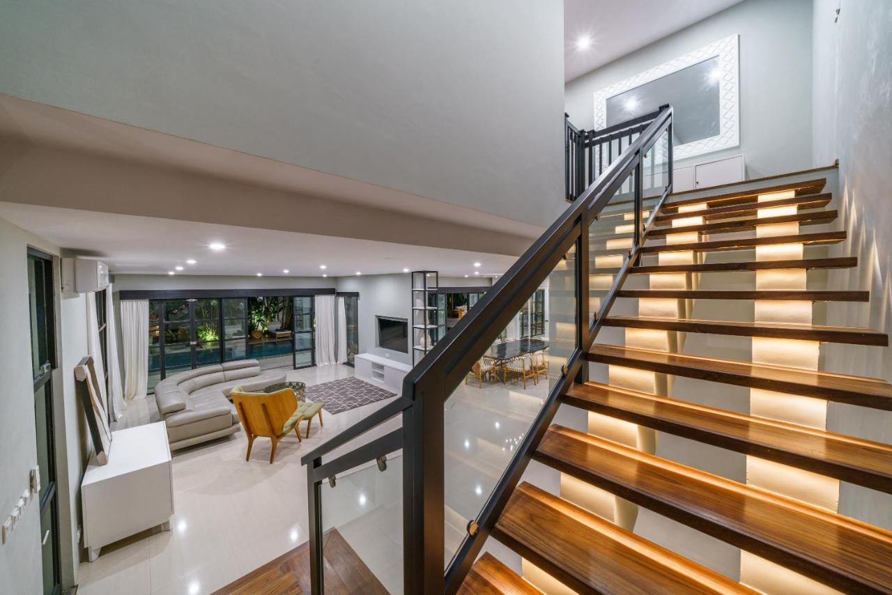 Villa Okenada - Modern 5-Bedroom Pool Villa In Berawa! チャングー エクステリア 写真